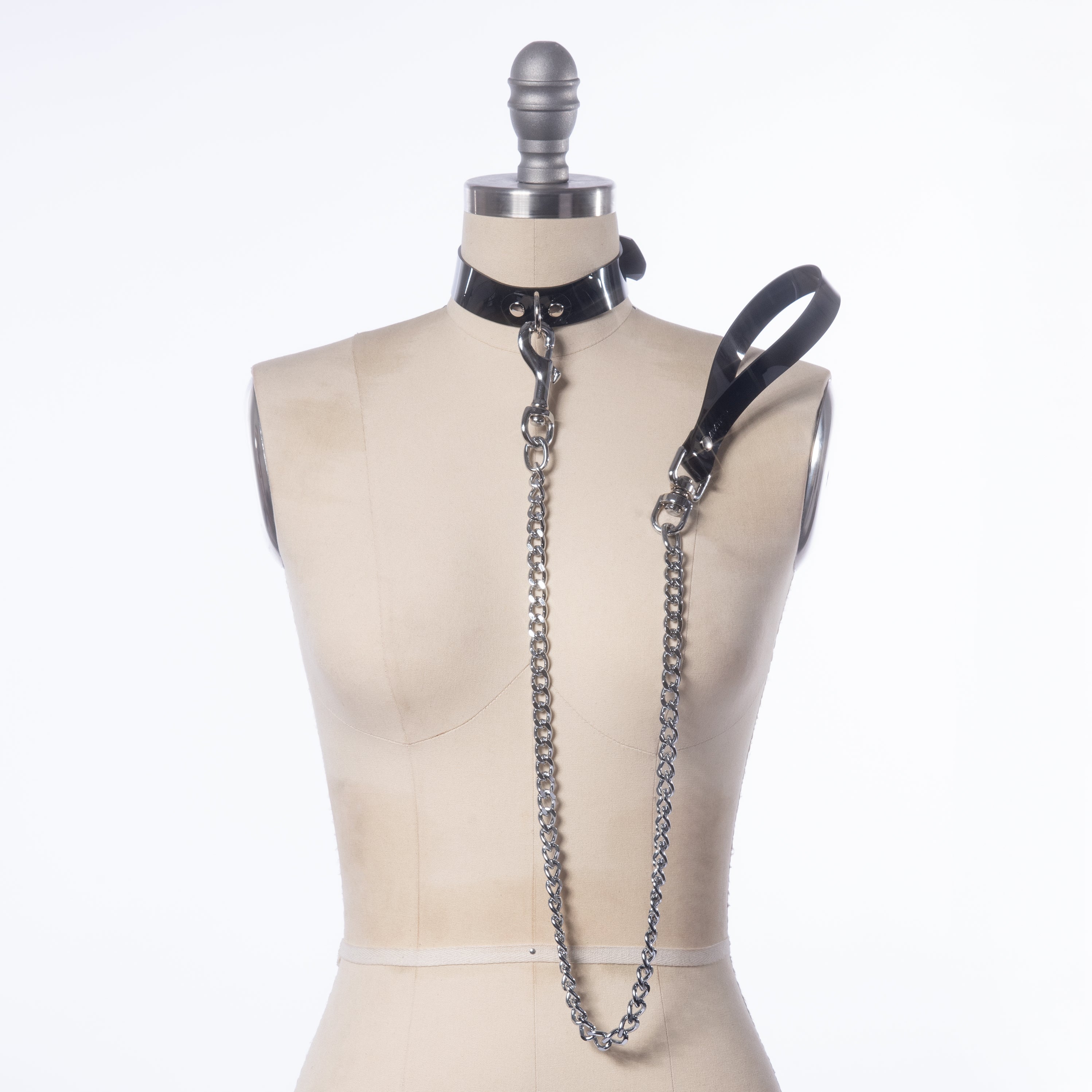 Collar fashion with chain leash